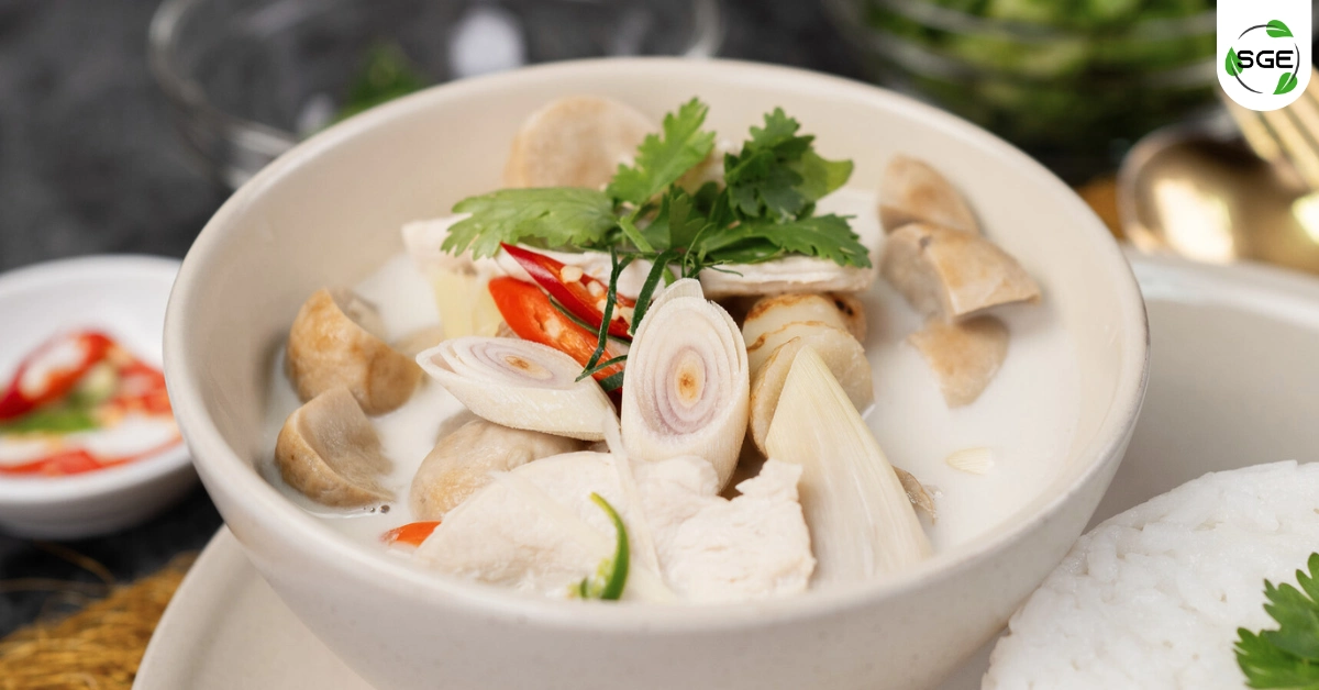 วิธีทำ ต้มข่าไก่ สูตรเข้มข้น ถึงเครื่องสมุนไพร