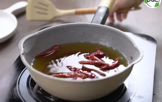 ทอดพริกแห้ง ลาบหมูทอด